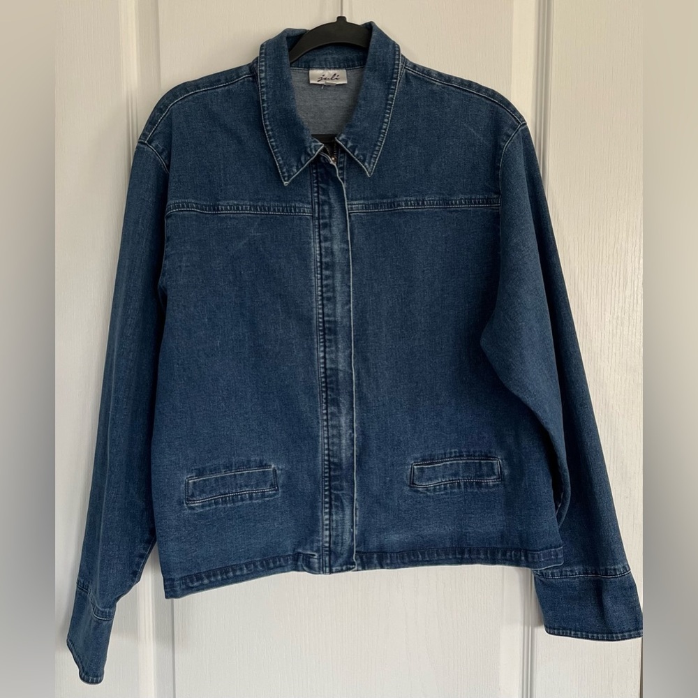 Juli Zip Front Straight Cut Denim Jacket With Split Sleeve Size Large